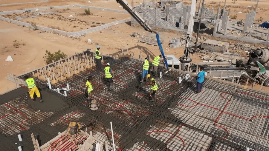 صب الخرسانة الجاهزة للأسقف بالمضخات الحديثة